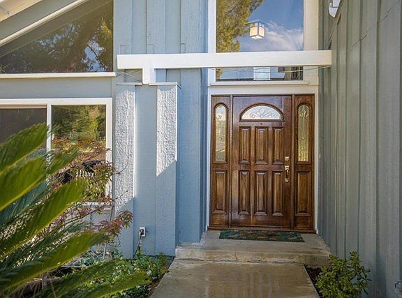 30426 Rainbow View-4