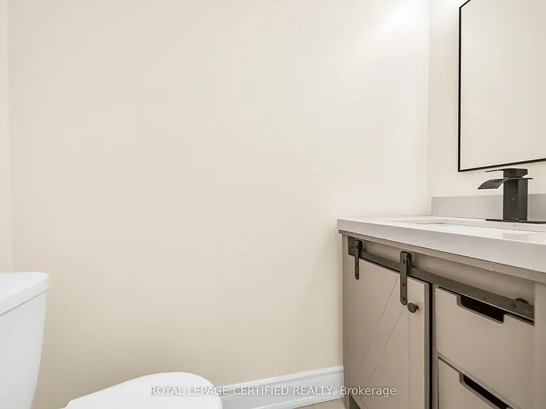5016 Natkarni Cres #UPPER — Photo 13