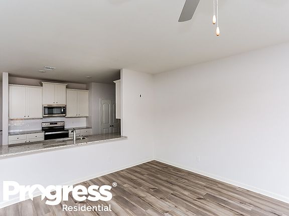 5th image of 13424 Hartland St #3368554