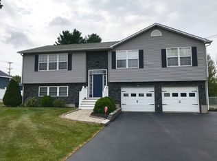 10 Autumn Ln, Brewer, ME 04412