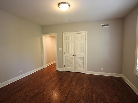 3rd image of 4004 N Hamlin Ave #2S