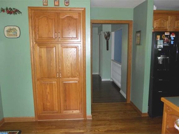 4th image of 30 Blue Jay Dr