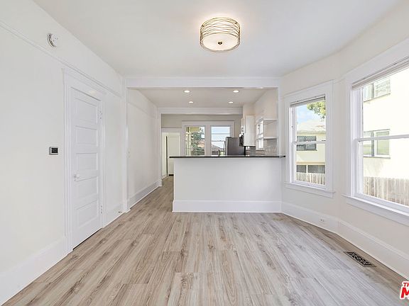 5th image of 2644 4th St #A