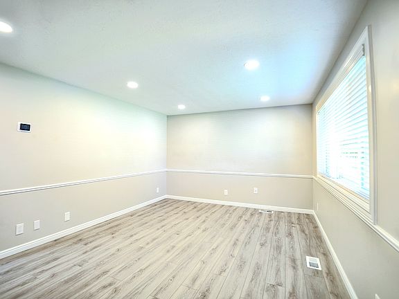 5th image of 1428 N Porter Ave