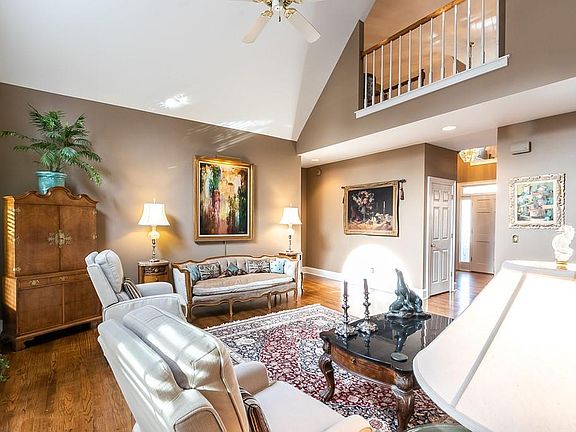 5th image of 195 Willow Brook Dr