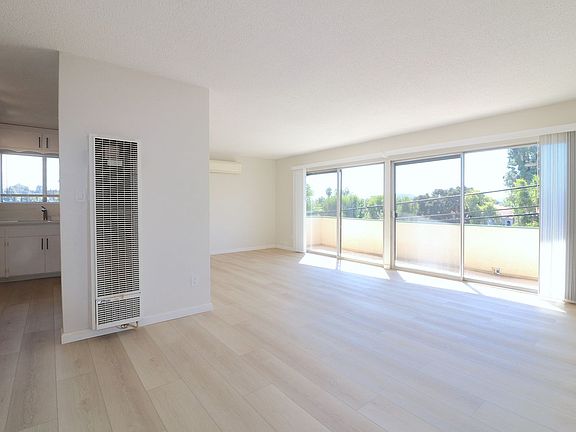 5th image of 5426-40 Lake Murray Pl #5440