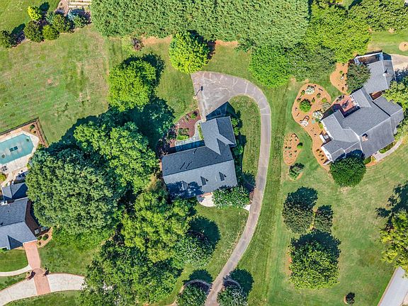 3rd image of 107 Rubiwood Cir