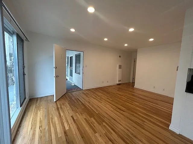 943 5th St #1 — Photo 17