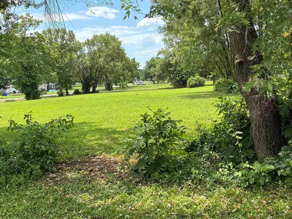 1514 E 14th St, Sedalia, MO 65301