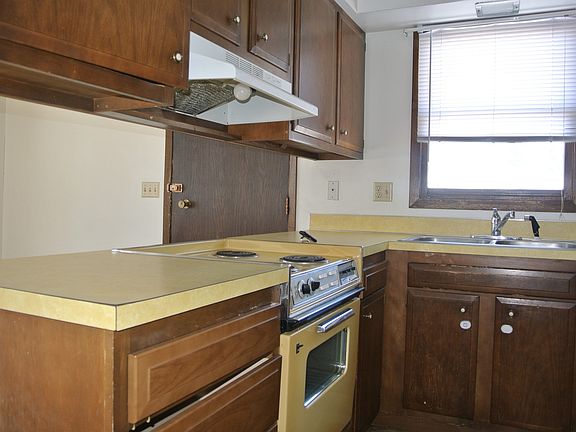 5th image of 2001 Skyline Dr #1