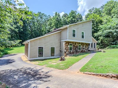 717 Raven Springs Trl, Stone Mountain, GA, 30087