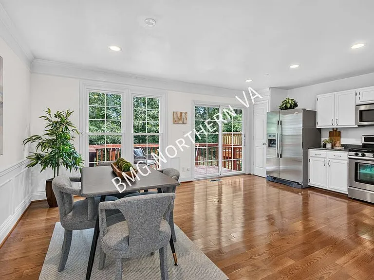 43790 Laburnum Sq — Photo 7