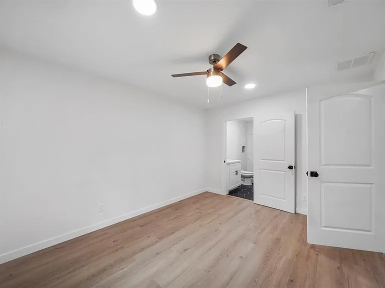 5127 Ditmas Ln — Photo 39