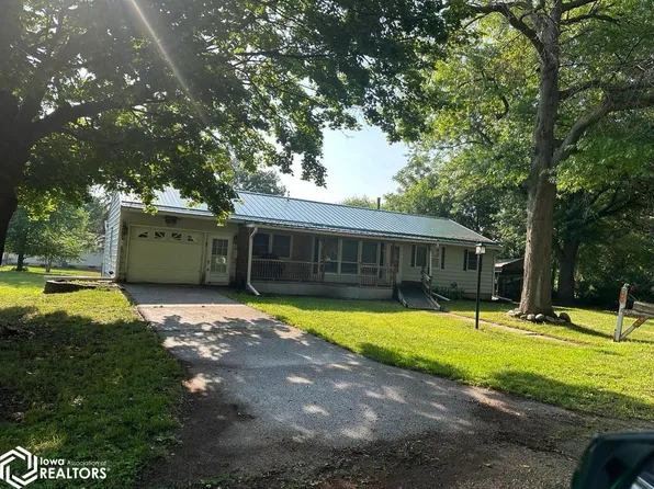 304 12th St S, Northwood, IA 50459