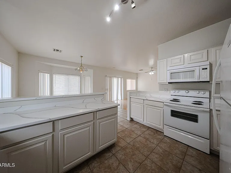453 N 105th Pl — Photo 19