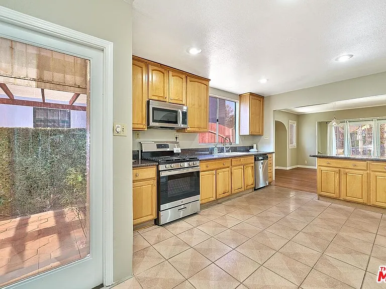 429 S Orange Dr — Photo 19