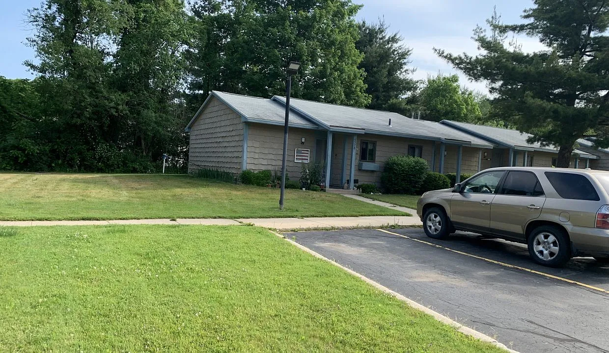 1 bed, $939 — Photo 3
