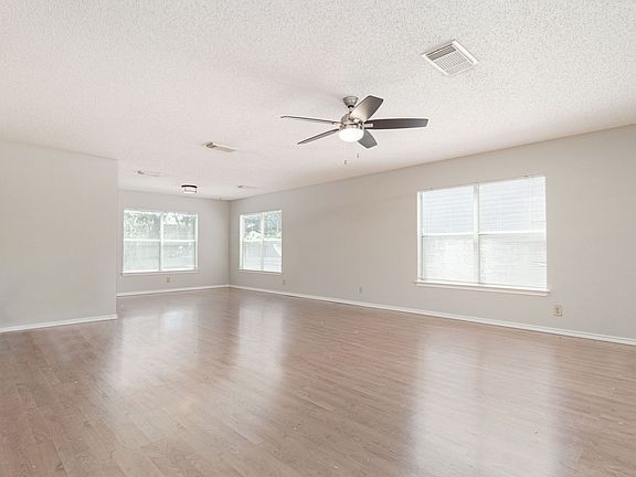 3rd image of 15839 Tampke Pl