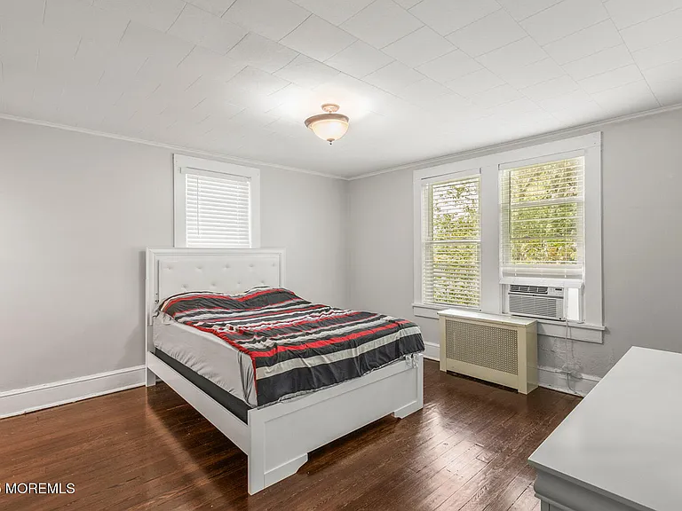 496 W Park Ave — Photo 14