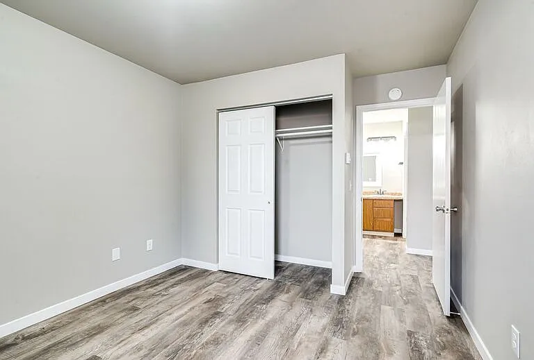 825 Wisconsin St #1B — Photo 14