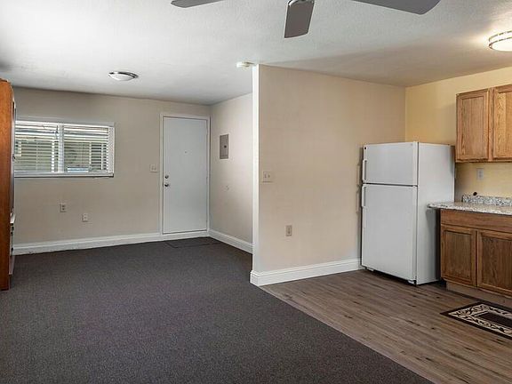 3rd image of 908 Shearer St