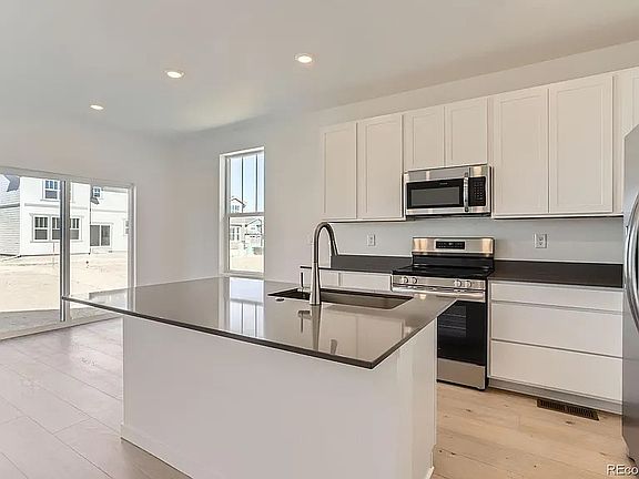 3rd image of 165 Fremont Ct