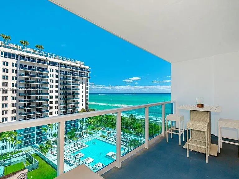 2301 Collins Ave #1117 — Photo 3