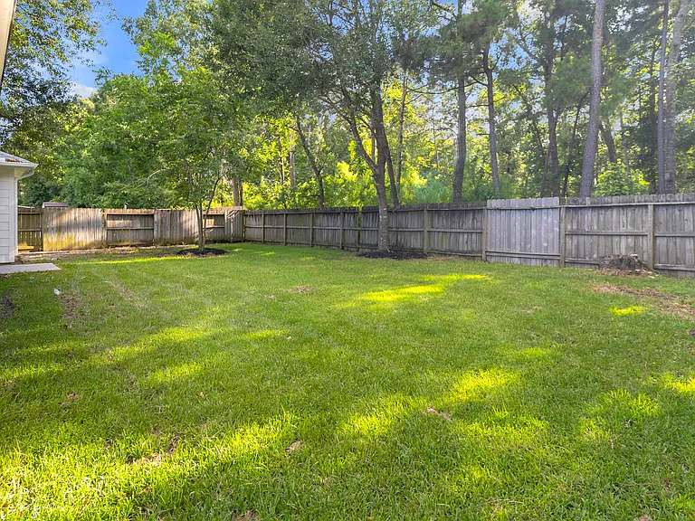 16413 Danika Oak Dr — Photo 32
