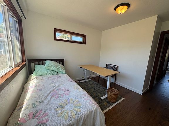 3rd image of 2424 L St #1