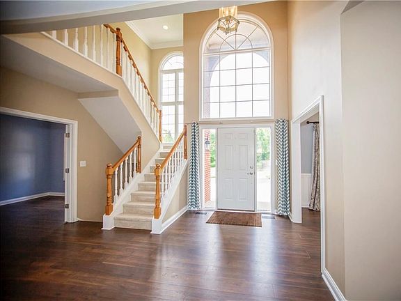 2-Story Foyer