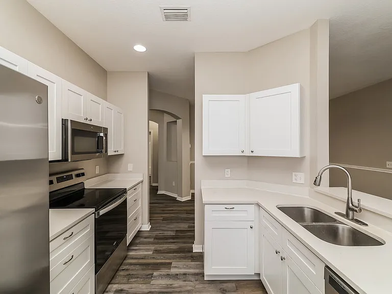 13417 Silvercreek Dr — Photo 6