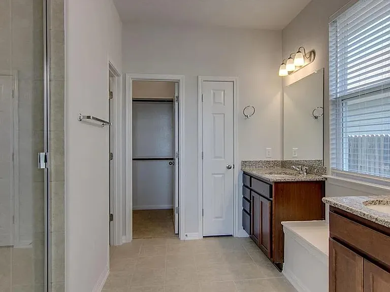 240 La Escalera Dr — Photo 20