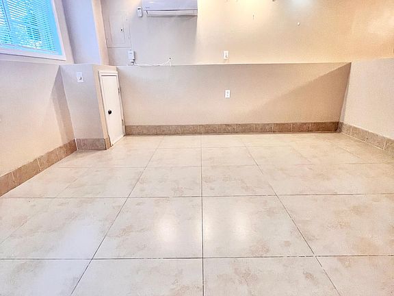 2nd image of 1321 Rockland Ave Floor 1
