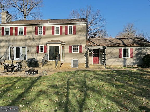 5th image of 1406 Redwood Cir