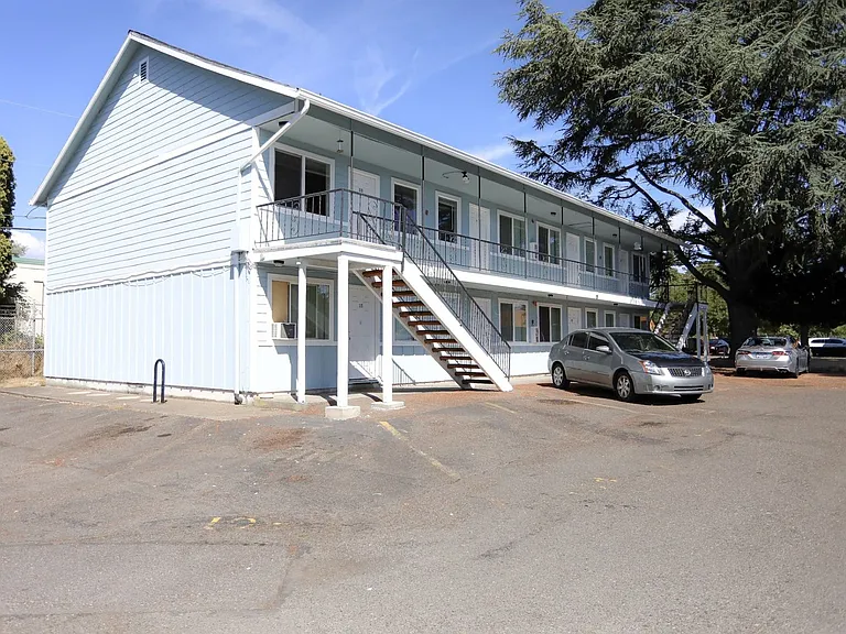 Fairway Apartments — Photo 26