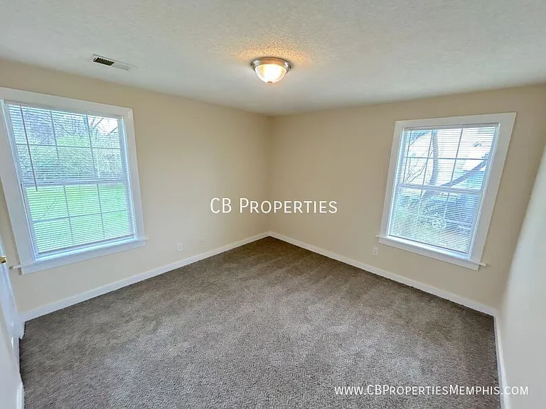 4376 Willow Rd — Photo 6