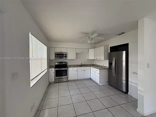 6335 SW 21st St #2 Photo 1