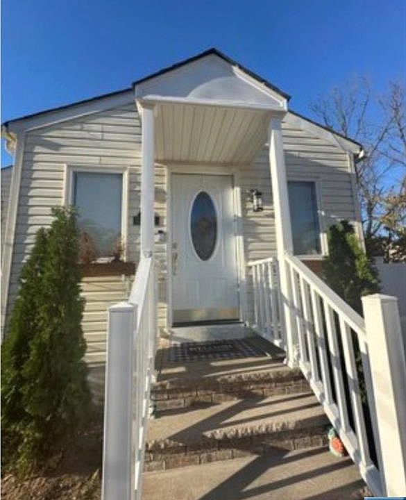 1st image of 88 Fournier Cres