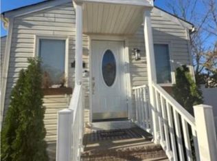 88 Fournier Cres, Elmwood Park, NJ