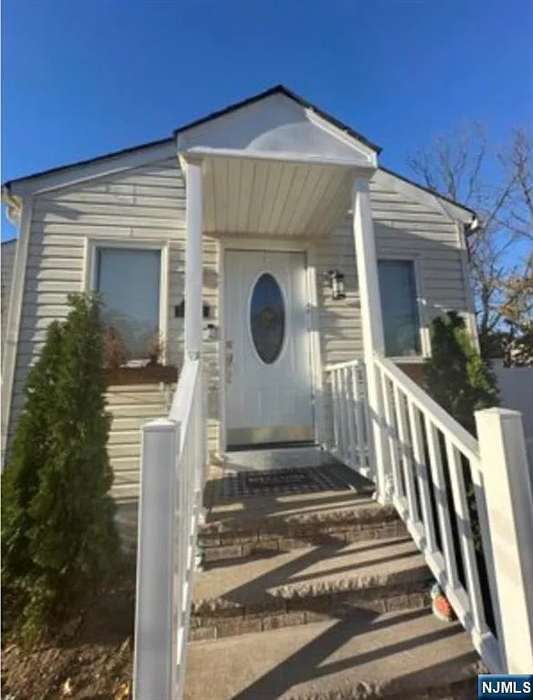 88 Fournier Cres photo 1
