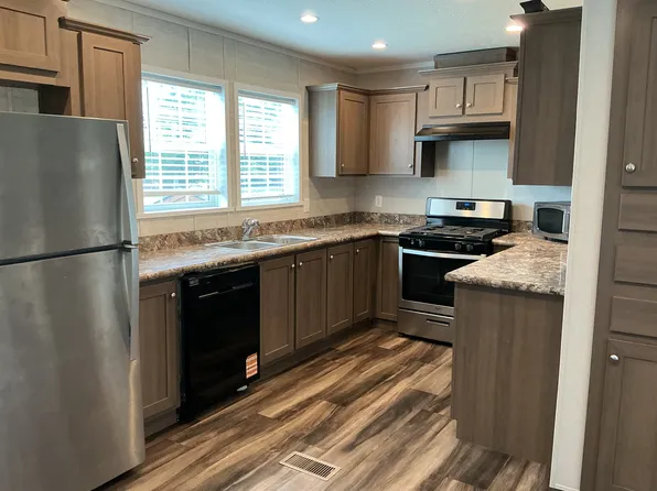 24150 Veterans Rd Trailer 30, Morton, IL 61550