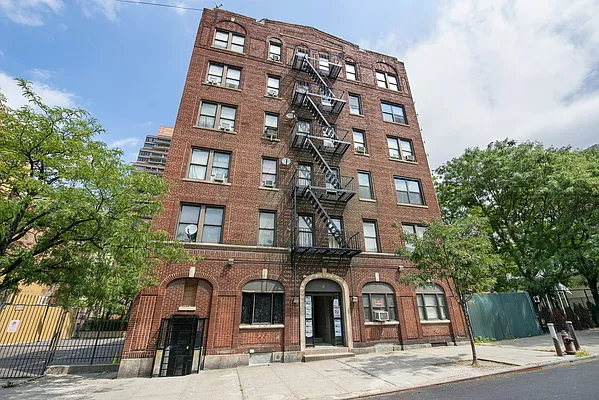 Rented by Mann Maurice A | media 8