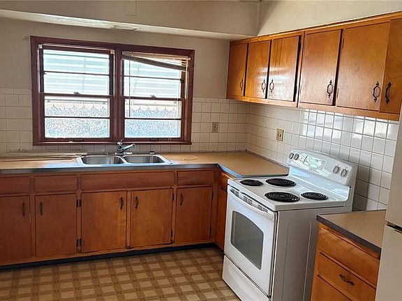 4th image of 9481 Adler Ave
