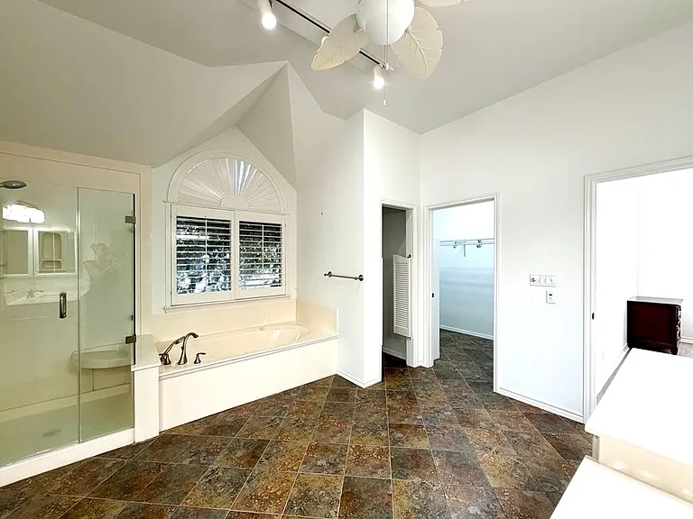 1913 Baywood Dr — Photo 25