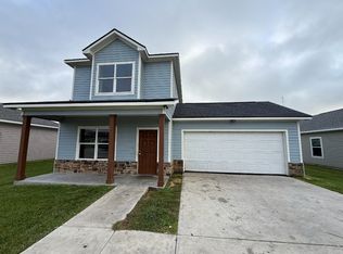 105 Hummingbird Ave, Schulenburg, TX 78956