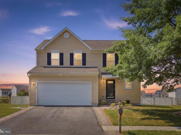 304 Christiana River Dr, Clayton, DE 19938