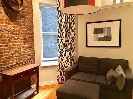 Rented by Bank Neary | media 123