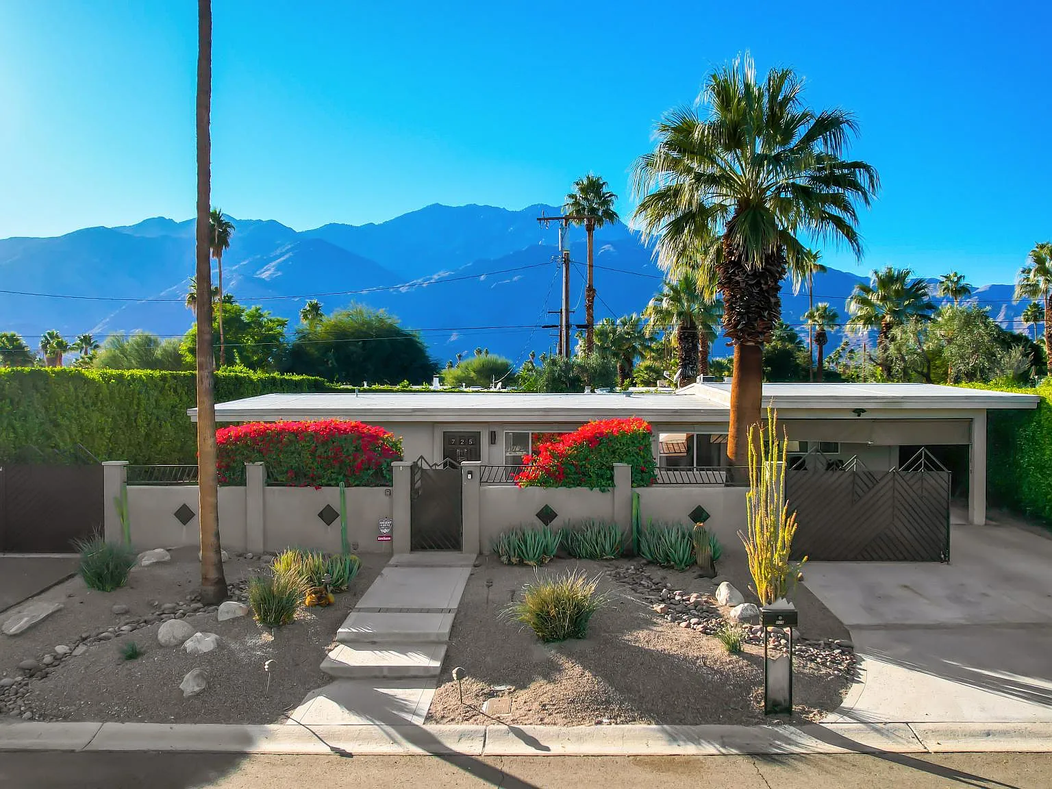 4 bed, 2200 sqft, $4,500 — Photo 1
