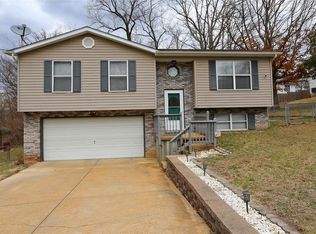 5521 White Oak Ln, Imperial, MO 63052