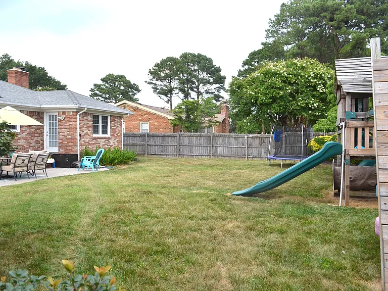 1032 Patrick Henry Way — Photo 34